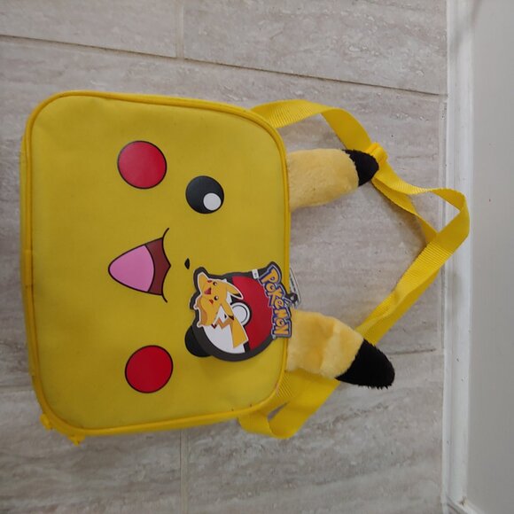 2018 POKEMON PIKACHU 3D ZIPPERED LUNCH BAG New - Picture 4 of 5